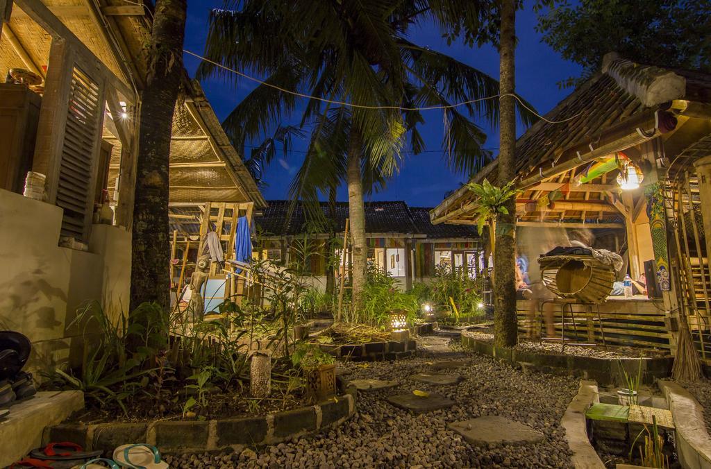 Farmer'S Yard Hostel Canggu Esterno foto